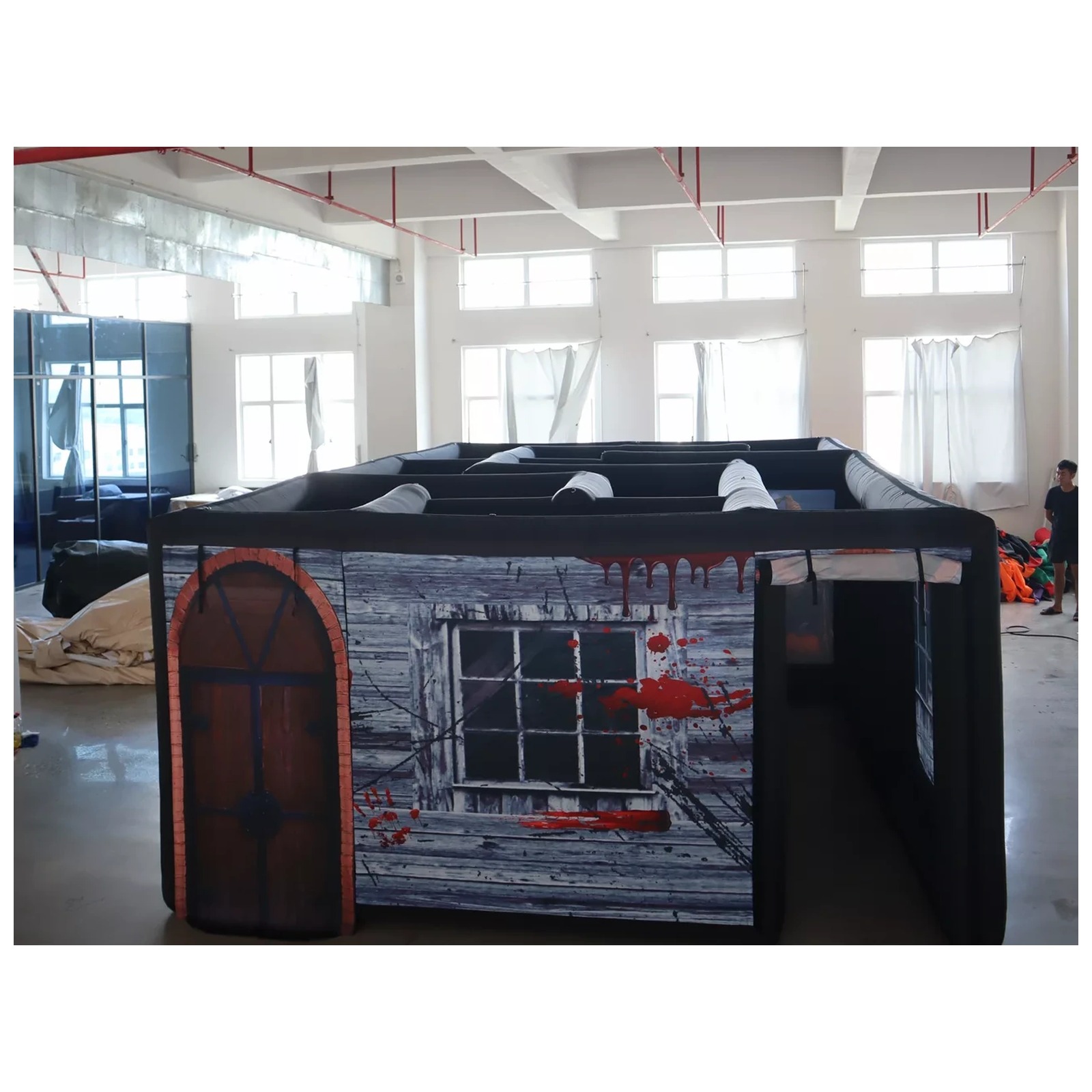 Large Haunted Circus Flat Roof - огляд і ціна Kids Outdoor Party Venue