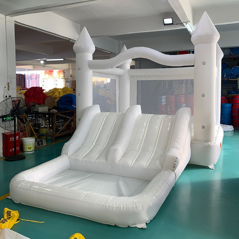 Inflatable Bounce House 5.6*3. - огляд і ціна Outdoor Kids In An Indoor World
